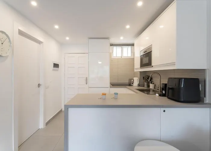 The Dorado 206 * ארונה